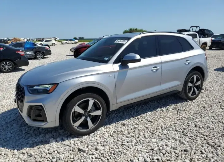 AUDI Q5 PREMIUM 2022 vin WA1EABFY3N2055530 from auto auction Copart