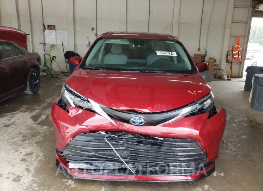 TOYOTA SIENNA LE 2024 vin 5TDKRKEC8RS188984 from auto auction Copart