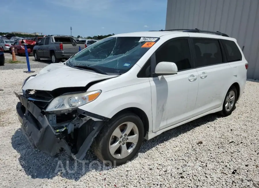 TOYOTA SIENNA LE 2018 vin 5TDKZ3DC3JS958603 from auto auction Copart