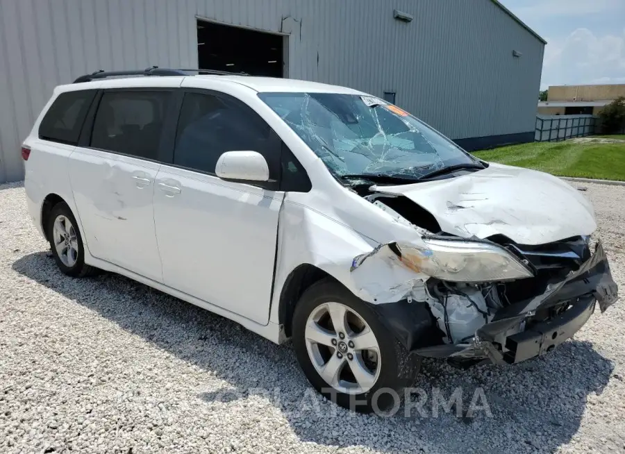 TOYOTA SIENNA LE 2018 vin 5TDKZ3DC3JS958603 from auto auction Copart