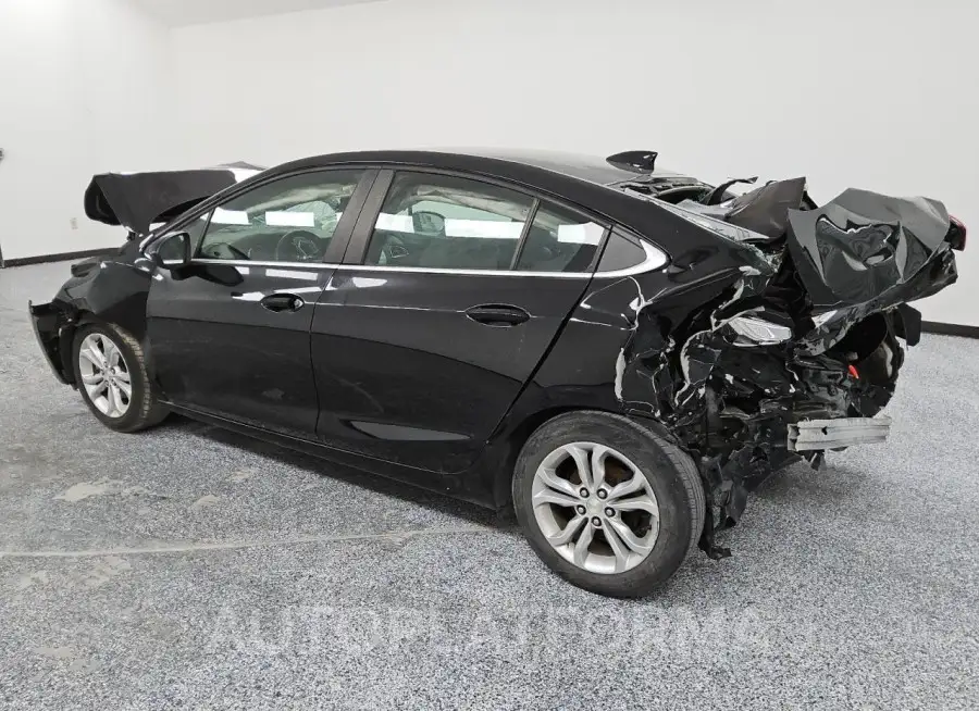 CHEVROLET CRUZE LT 2019 vin 1G1BE5SM8K7146124 from auto auction Copart