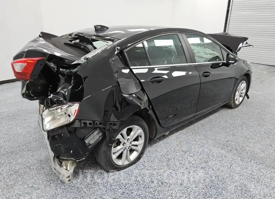 CHEVROLET CRUZE LT 2019 vin 1G1BE5SM8K7146124 from auto auction Copart