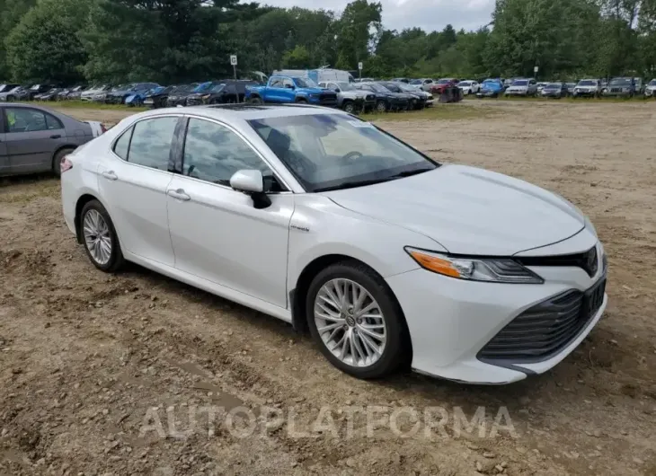 TOYOTA CAMRY HYBR 2019 vin 4T1B21HKXKU014185 from auto auction Copart