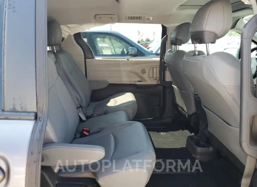 TOYOTA SIENNA XLE 2022 vin 5TDJRKEC1NS122217 from auto auction Copart