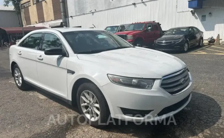 FORD TAURUS SE 2015 vin 1FAHP2D86FG128145 from auto auction Copart