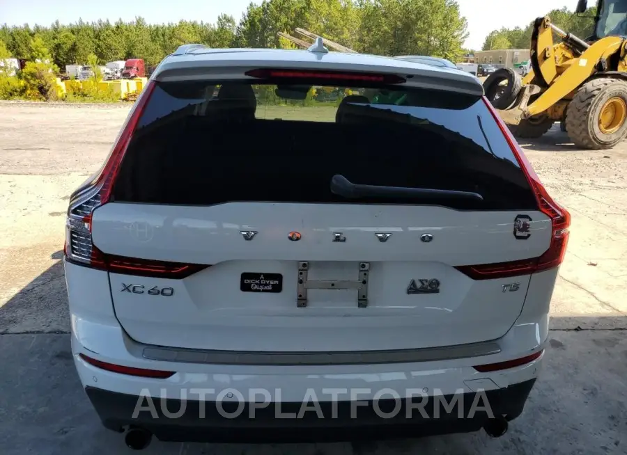 VOLVO XC60 T5 MO 2019 vin LYV102DKXKB176538 from auto auction Copart