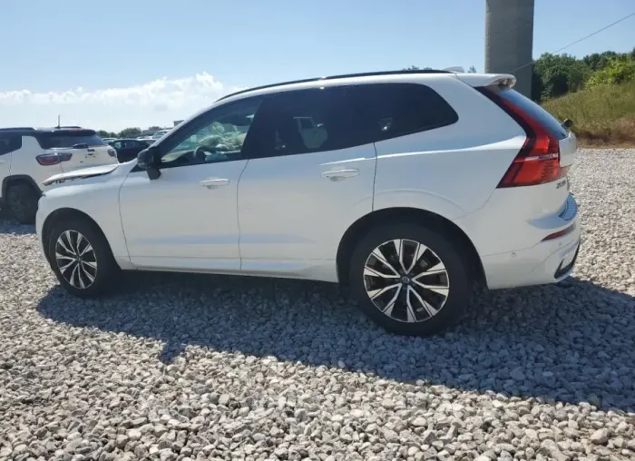 VOLVO XC60 PLUS 2024 vin YV4L12RLXR1745457 from auto auction Copart