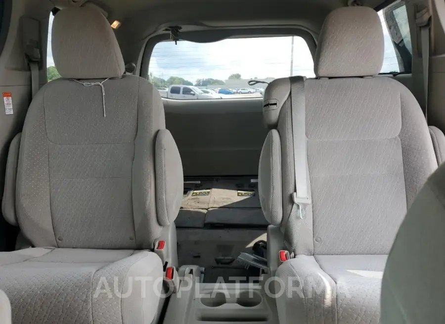 TOYOTA SIENNA LE 2015 vin 5TDKK3DC3FS529148 from auto auction Copart