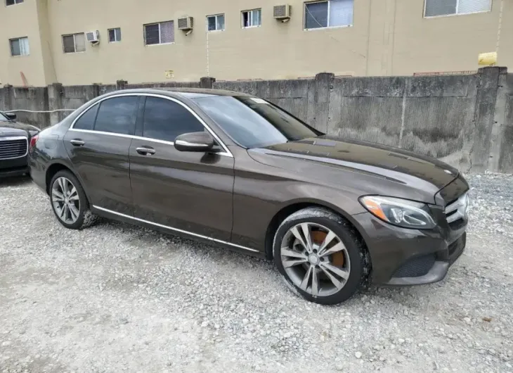 MERCEDES-BENZ C 300 4MAT 2015 vin 55SWF4KB4FU023563 from auto auction Copart