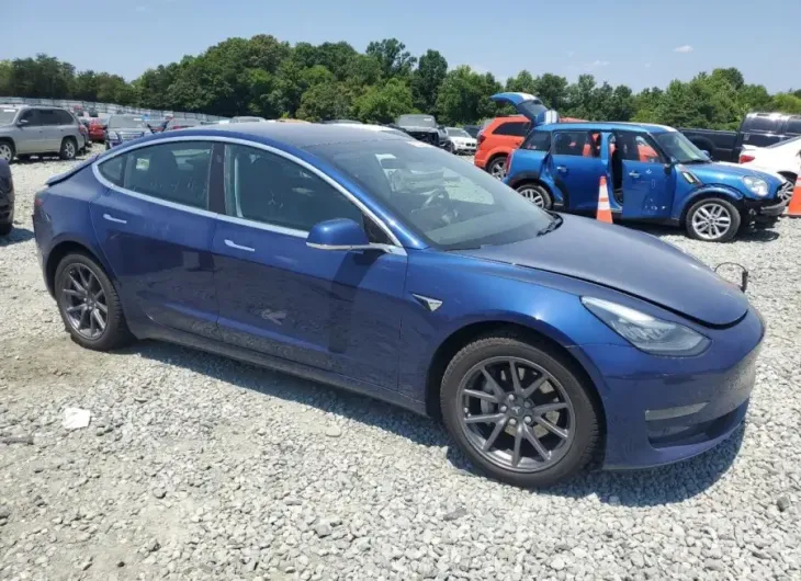 TESLA MODEL 3 2019 vin 5YJ3E1EB4KF199556 from auto auction Copart