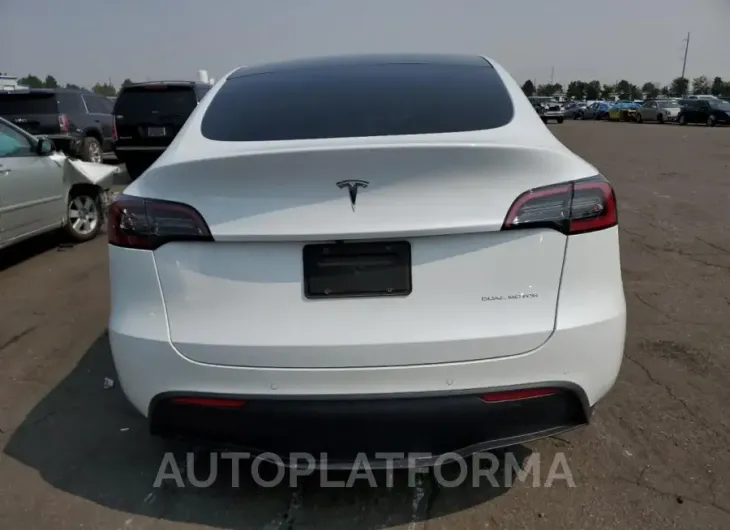 TESLA MODEL Y 2022 vin 7SAYGDEE6NF321174 from auto auction Copart