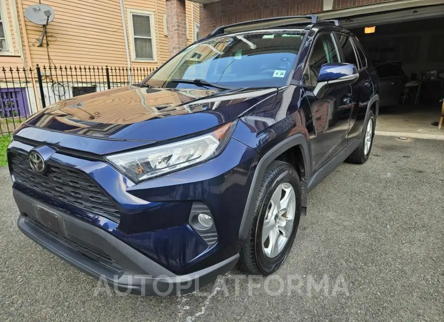 TOYOTA RAV4 XLE 2021 vin 2T3W1RFV5MW154042 from auto auction Copart