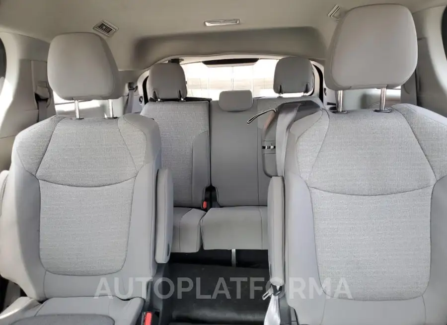 TOYOTA SIENNA LE 2022 vin 5TDKRKEC7NS075666 from auto auction Copart