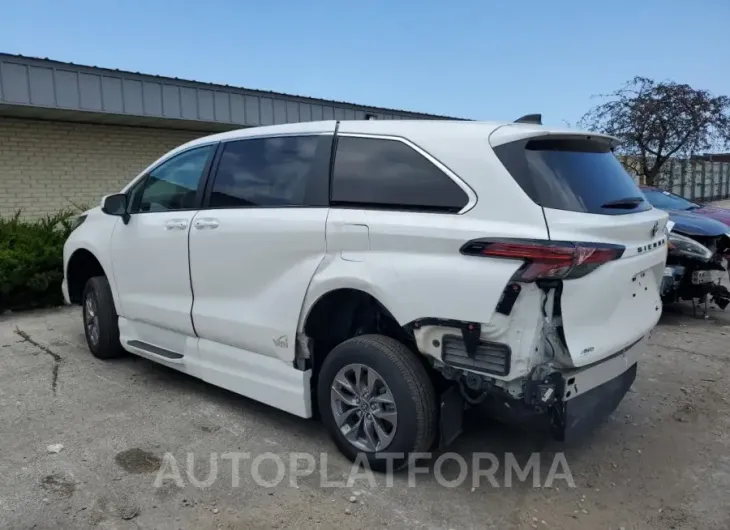 TOYOTA SIENNA LE 2022 vin 5TDKSKFC4NS072338 from auto auction Copart