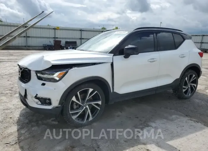 VOLVO XC40 T5 R- 2019 vin YV4162UM1K2071532 from auto auction Copart