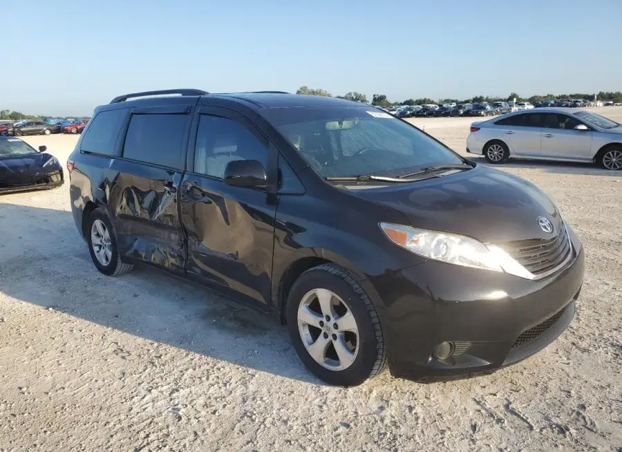 TOYOTA SIENNA LE 2016 vin 5TDKK3DC4GS712401 from auto auction Copart