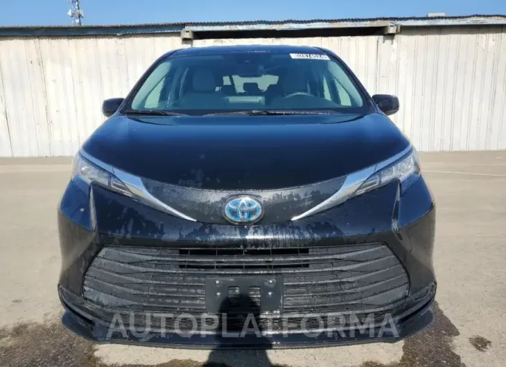 TOYOTA SIENNA LE 2021 vin 5TDKRKEC0MS070744 from auto auction Copart