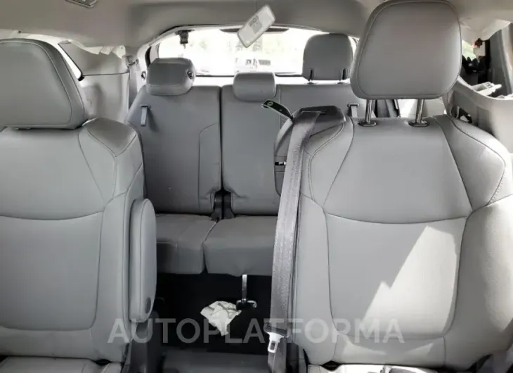 TOYOTA SIENNA XLE 2022 vin 5TDYRKEC7NS087505 from auto auction Copart