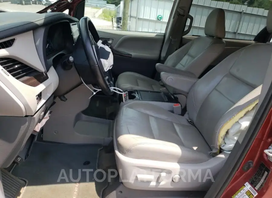 TOYOTA SIENNA XLE 2019 vin 5TDYZ3DC9KS974218 from auto auction Copart