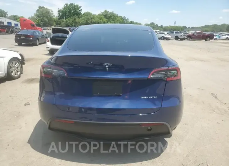 TESLA MODEL Y 2024 vin 7SAYGAEE7RF982460 from auto auction Copart