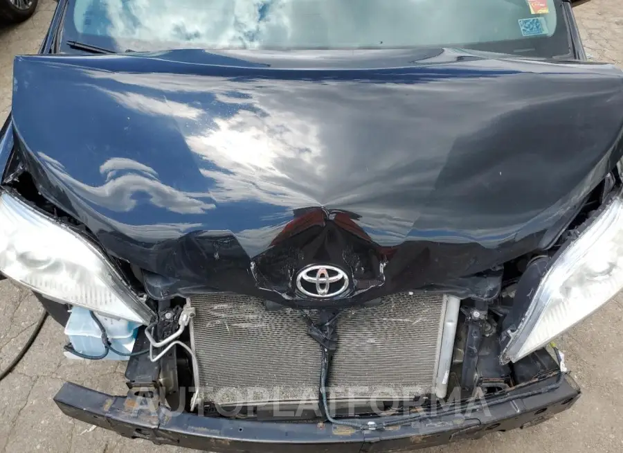 TOYOTA SIENNA LE 2017 vin 5TDKZ3DC3HS832624 from auto auction Copart