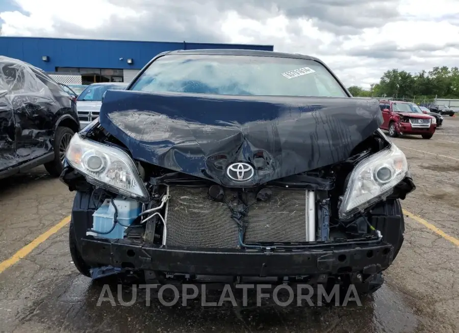 TOYOTA SIENNA LE 2017 vin 5TDKZ3DC3HS832624 from auto auction Copart