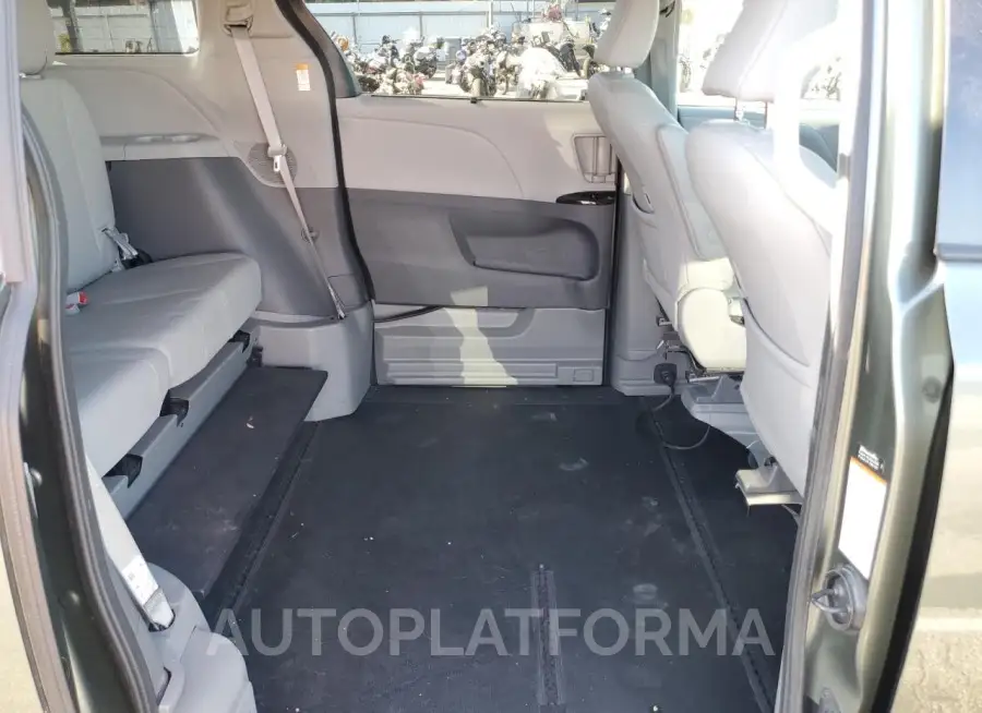 TOYOTA SIENNA XLE 2019 vin 5TDYZ3DC5KS996488 from auto auction Copart