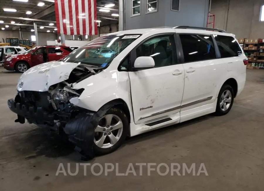 TOYOTA SIENNA LE 2017 vin 5TDKZ3DC4HS800779 from auto auction Copart