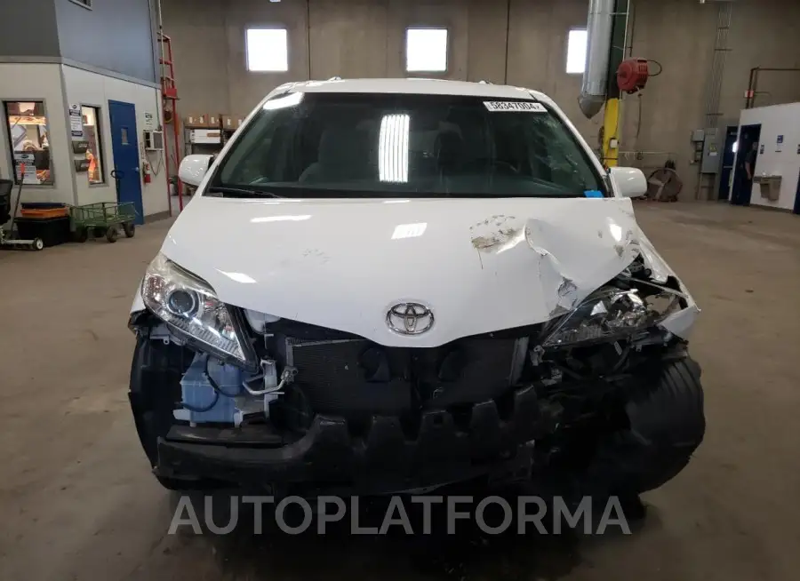 TOYOTA SIENNA LE 2017 vin 5TDKZ3DC4HS800779 from auto auction Copart