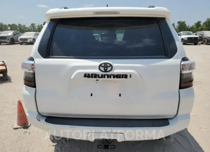 TOYOTA 4RUNNER SR 2024 vin JTEEU5JR8R5307111 from auto auction Copart