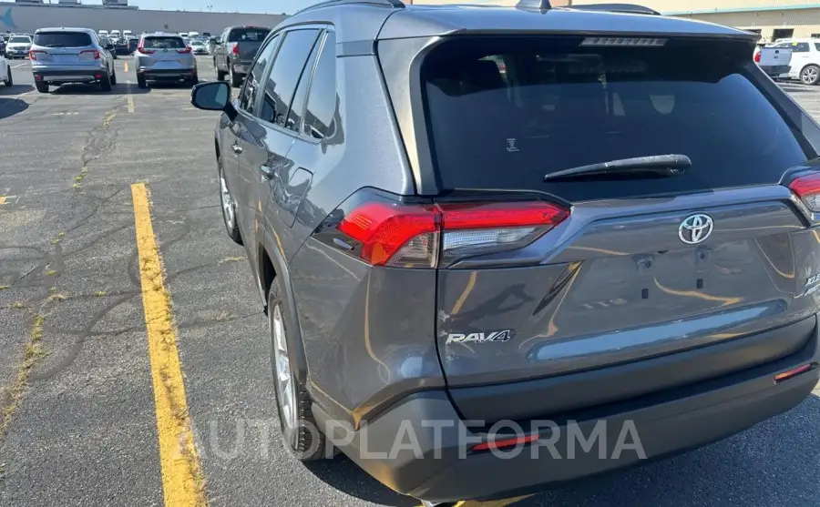 TOYOTA RAV4 XLE 2019 vin JTMP1RFVXKD031027 from auto auction Copart