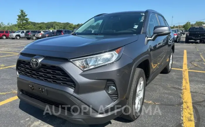 TOYOTA RAV4 XLE 2019 vin JTMP1RFVXKD031027 from auto auction Copart