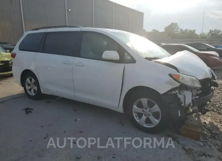 TOYOTA SIENNA LE 2017 vin 5TDKZ3DC2HS830945 from auto auction Copart