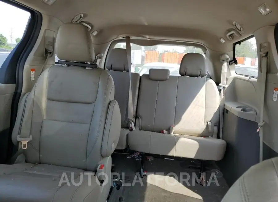 TOYOTA SIENNA XLE 2020 vin 5TDYZ3DC2LS057798 from auto auction Copart