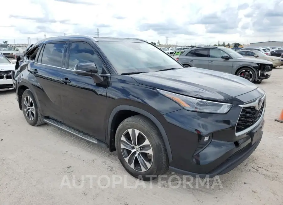 TOYOTA HIGHLANDER 2022 vin 5TDGZRAH3NS111059 from auto auction Copart