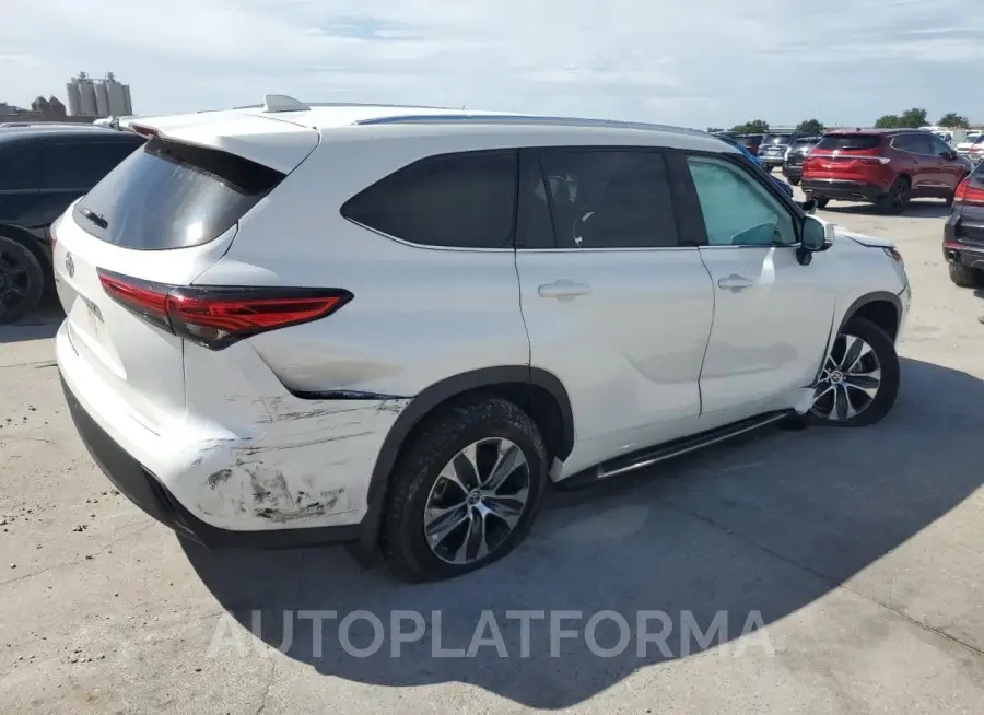 TOYOTA HIGHLANDER 2021 vin 5TDGZRAH8MS057515 from auto auction Copart