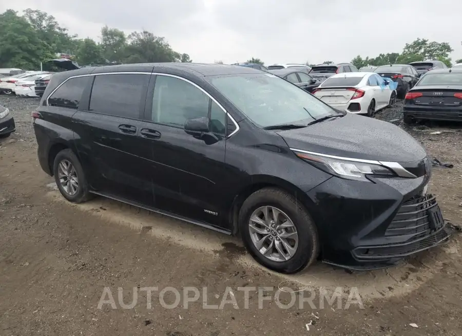 TOYOTA SIENNA LE 2021 vin 5TDKRKEC9MS007738 from auto auction Copart