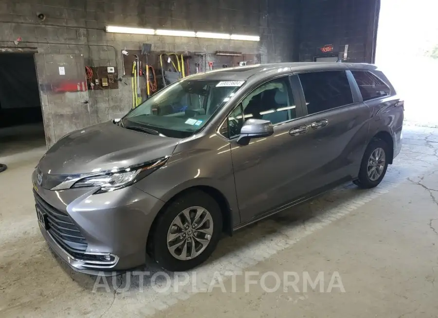 TOYOTA SIENNA XLE 2023 vin 5TDYRKEC8PS153532 from auto auction Copart