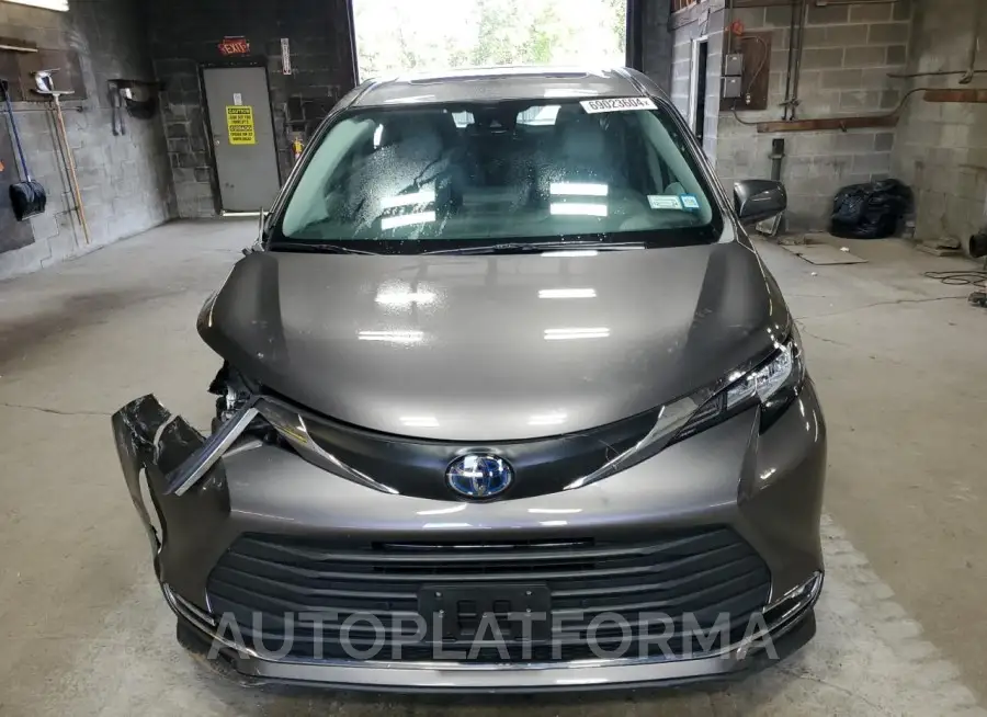 TOYOTA SIENNA XLE 2023 vin 5TDYRKEC8PS153532 from auto auction Copart