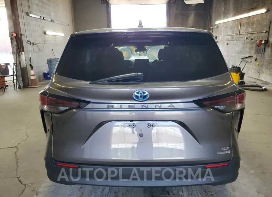 TOYOTA SIENNA XLE 2023 vin 5TDYRKEC8PS153532 from auto auction Copart