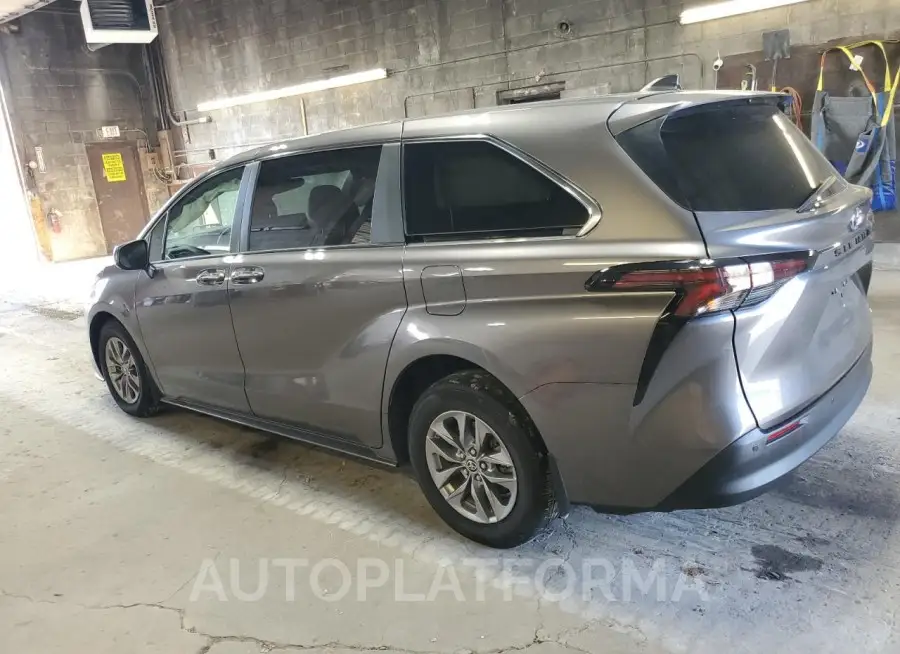 TOYOTA SIENNA XLE 2023 vin 5TDYRKEC8PS153532 from auto auction Copart