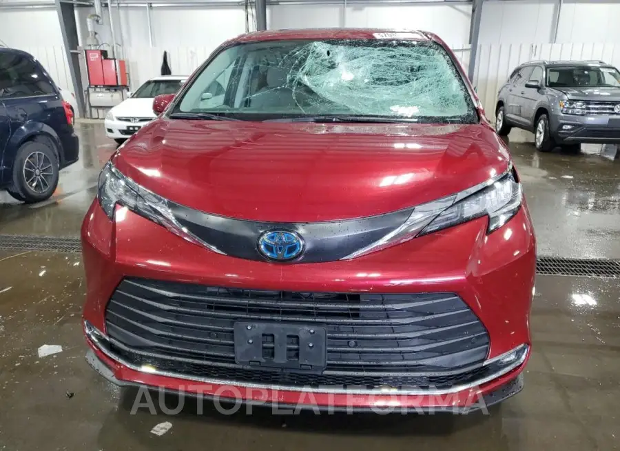 TOYOTA SIENNA XLE 2023 vin 5TDYRKEC8PS156317 from auto auction Copart