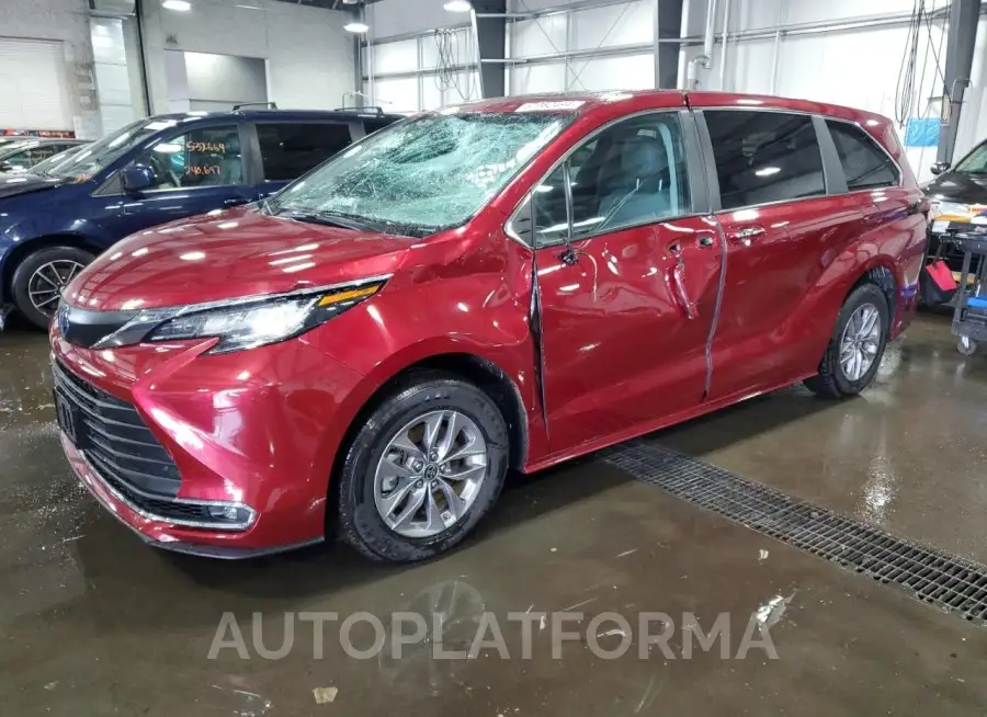 TOYOTA SIENNA XLE 2023 vin 5TDYRKEC8PS156317 from auto auction Copart