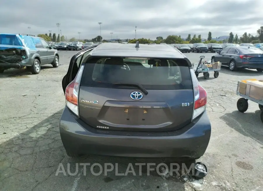 TOYOTA Prius c 2015 vin JTDKDTB30F1575675 from auto auction Copart