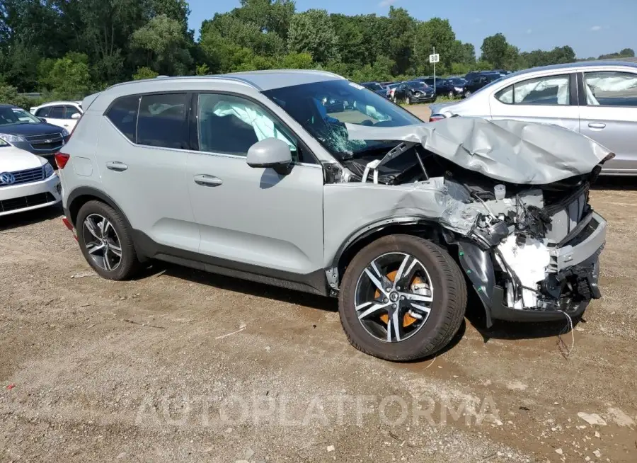 VOLVO XC40 CORE 2024 vin YV4L12UK2R2357244 from auto auction Copart