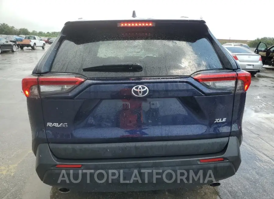 TOYOTA RAV4 XLE 2022 vin 2T3W1RFVXNW219033 from auto auction Copart