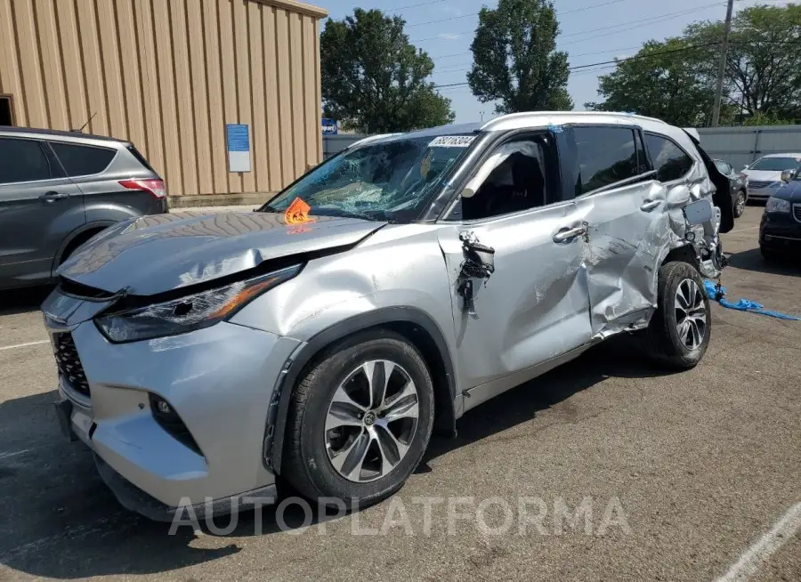 TOYOTA HIGHLANDER 2022 vin 5TDGZRBH5NS585903 from auto auction Copart