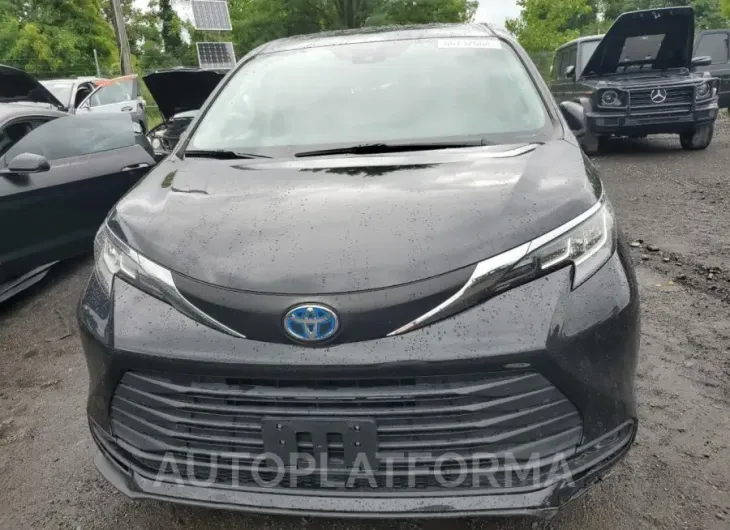 TOYOTA SIENNA LE 2021 vin 5TDKSKFC2MS002710 from auto auction Copart