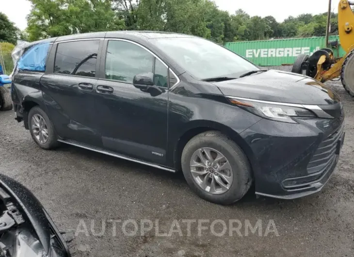 TOYOTA SIENNA LE 2021 vin 5TDKSKFC2MS002710 from auto auction Copart