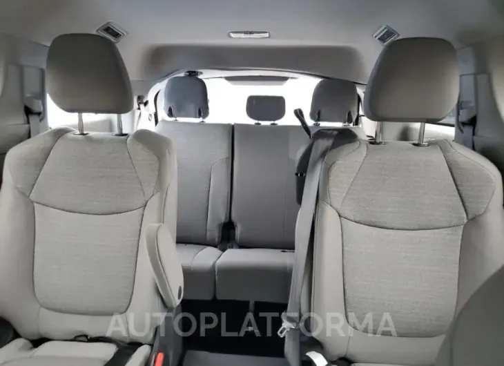 TOYOTA SIENNA LE 2021 vin 5TDKSKFC2MS002710 from auto auction Copart